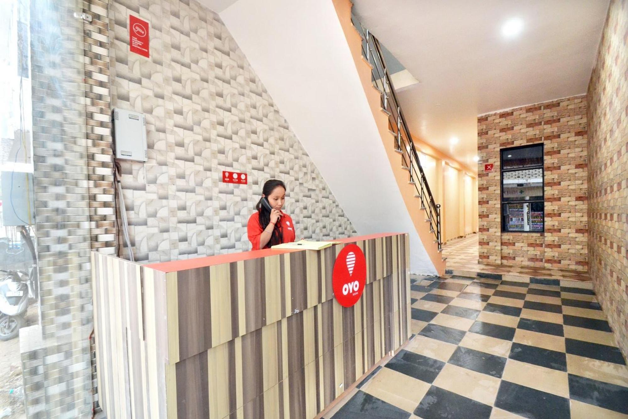 Hotel O Galaxy Nayagaon Extérieur photo