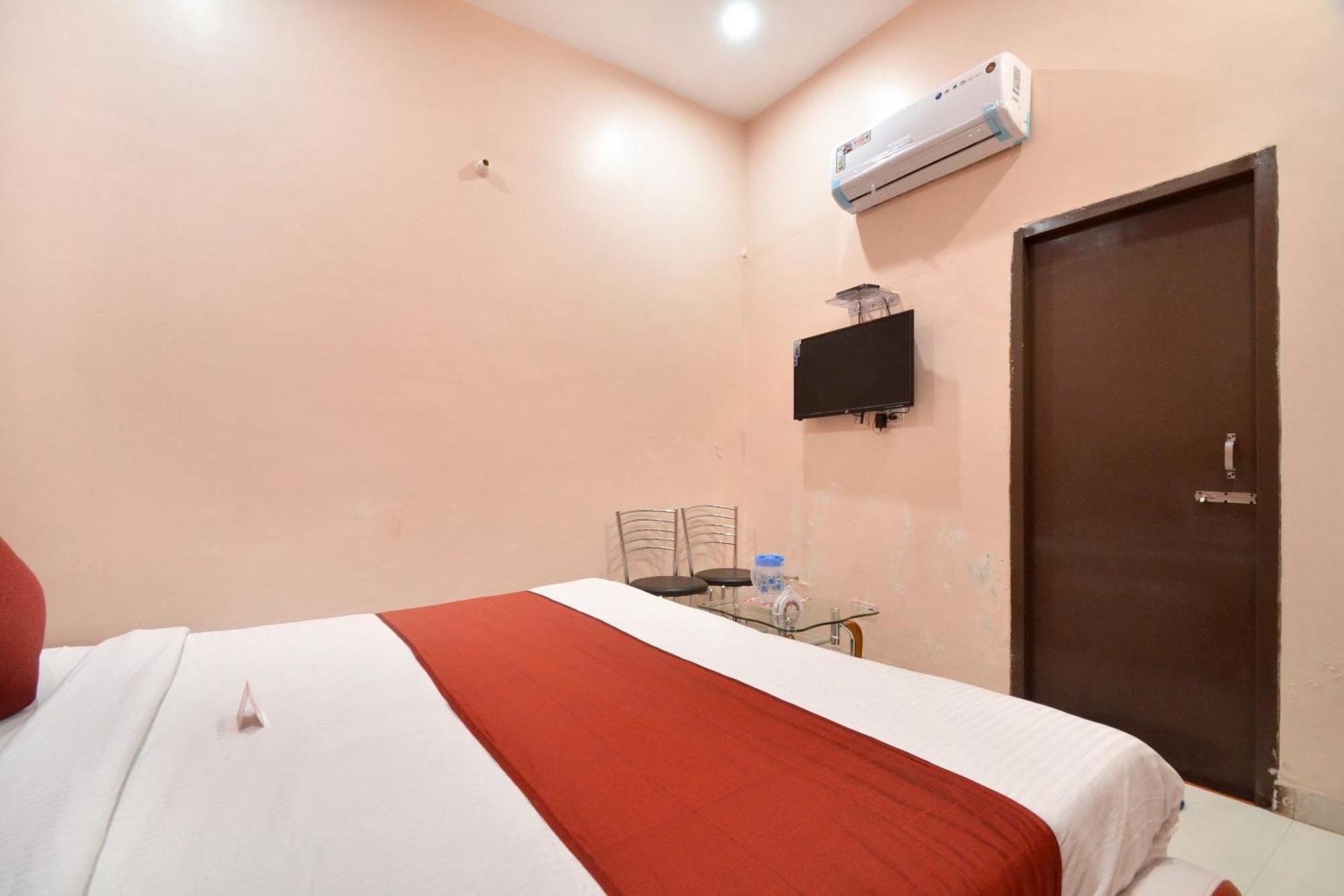 Hotel O Galaxy Nayagaon Extérieur photo