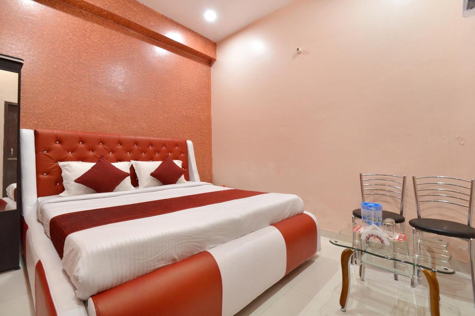Hotel O Galaxy Nayagaon Extérieur photo