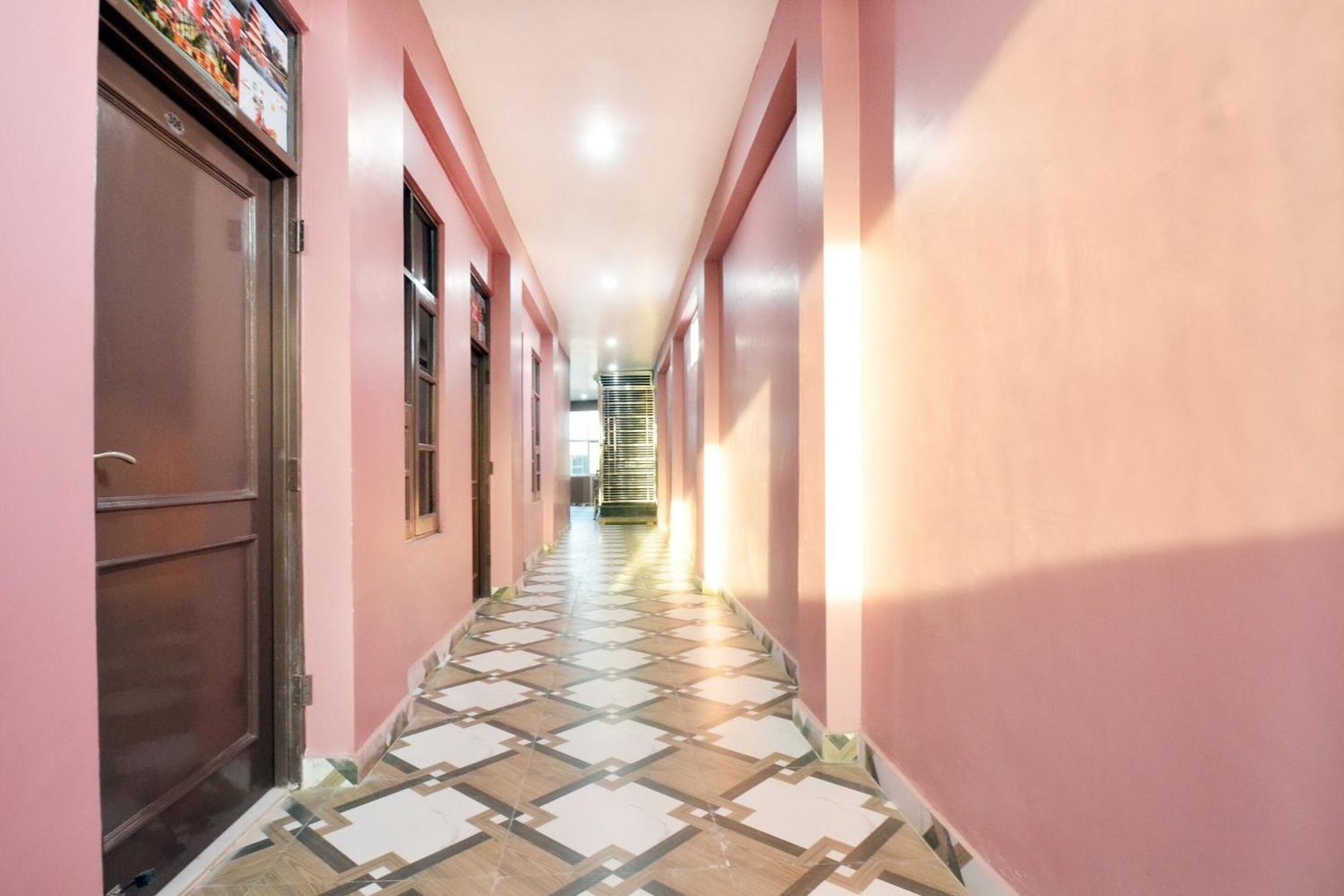 Hotel O Galaxy Nayagaon Extérieur photo