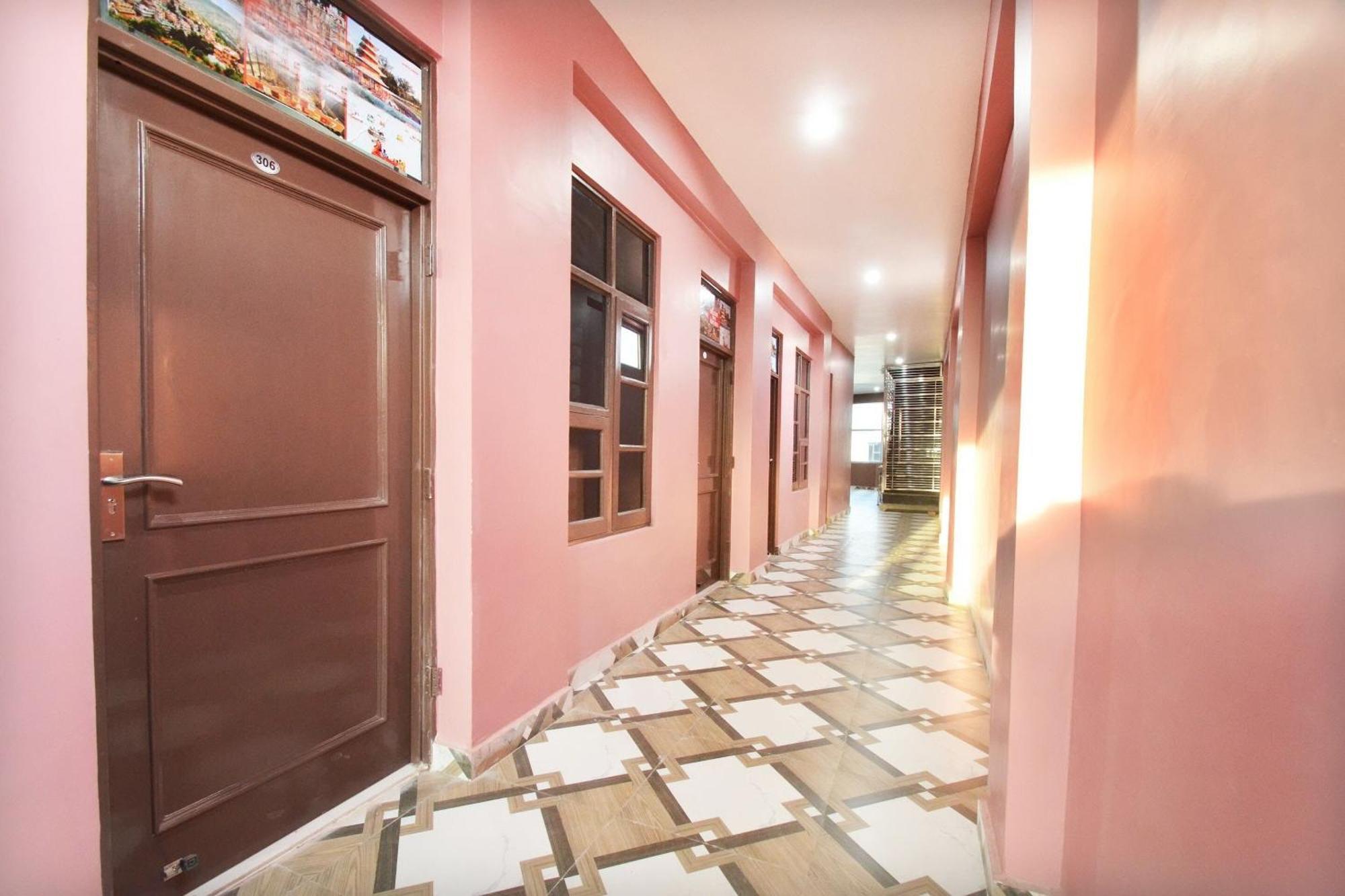 Hotel O Galaxy Nayagaon Extérieur photo