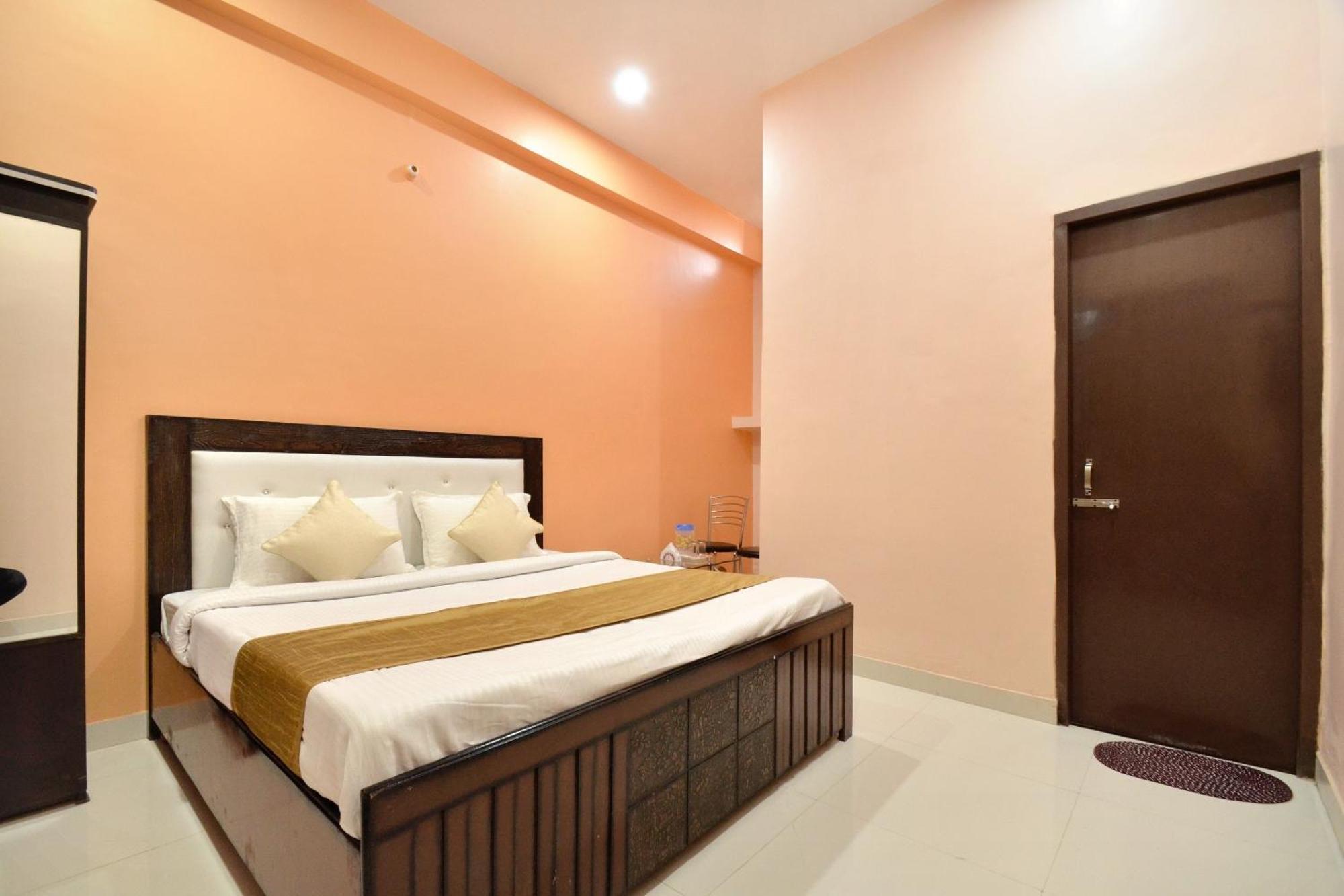 Hotel O Galaxy Nayagaon Extérieur photo